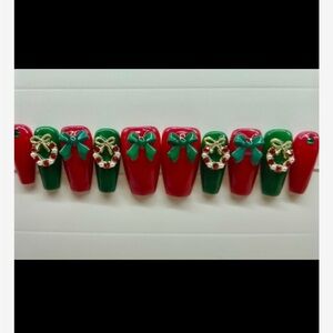 Festive Red and Green Christmas Nail Set
